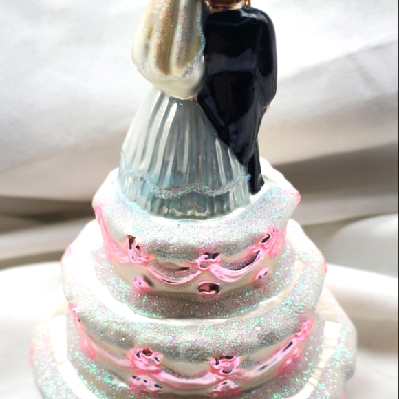 Bride & Groom Glass Wedding Ornament - Picture 4 of 4